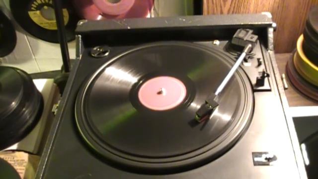 Move It On Over - Fairley Holden (King) смотреть онлайн