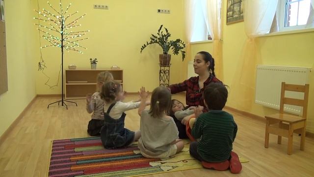 Английский для детей ВИДЕО / Уроки английского языка в детском саду Mini Bambini смотреть онлайн