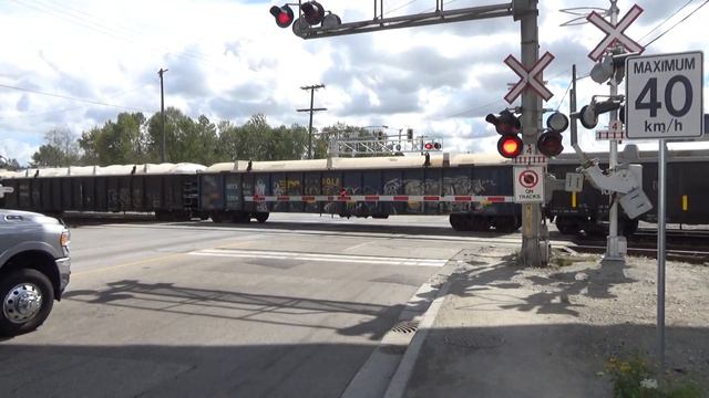 CN freight at Braid junction. смотреть онлайн