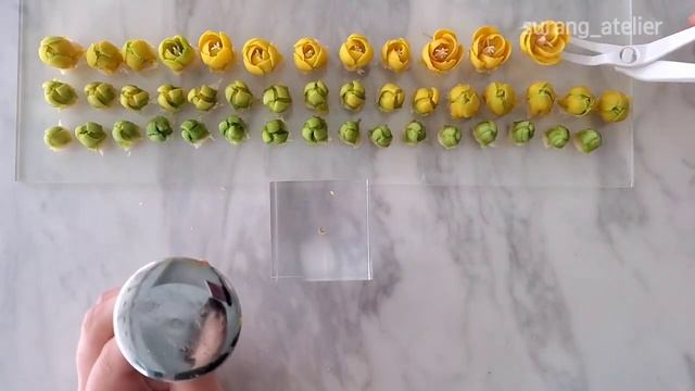 봉오리부터 활짝핀 꽃까지 앙금플라워 후리지아 짜기 Piping Freesia (720p)