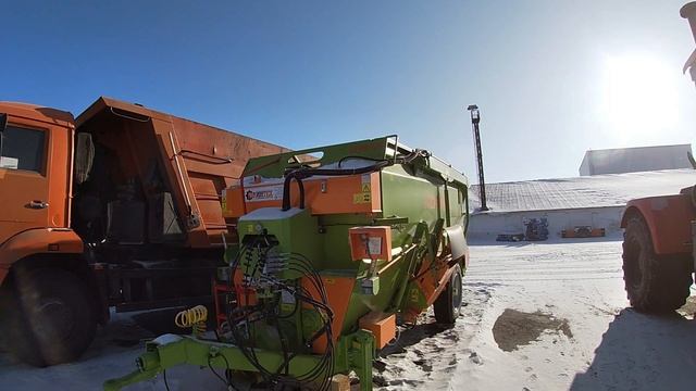 Поставил машину в гараж . Идем отдыхать после поездки по уголь. 22.03.2022. смотреть онлайн