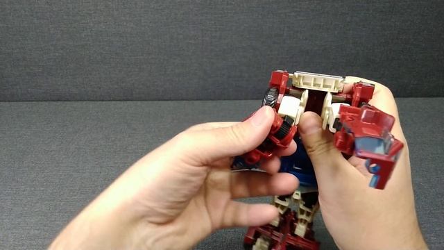 Обзор трансформера Autobot Swerve - AM-17 - Takara Tomy Prime toys - Voyager class. Музей Р-ТФ. смотреть онлайн