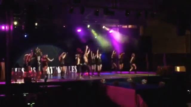 Dancing "Girls gone wild" de Madonna 21/08/2015 смотреть онлайн