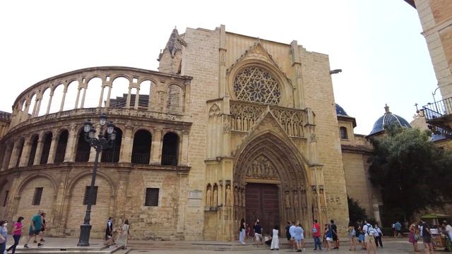 DJI Pocket 2 - Walking through Valencia, Spain смотреть онлайн