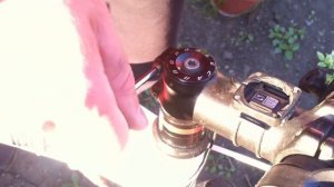 Как устранить люфт в рулевой колонке велосипеда. Регулировка рулевой
