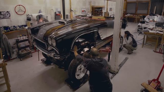 First C1 Corvette 1961 Timelapse (Putting the body back on) смотреть онлайн