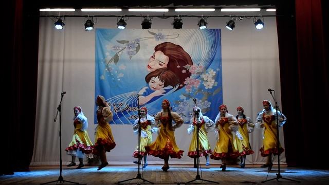 Студия танца "Грация". Русский танец "Подплясочка" смотреть онлайн