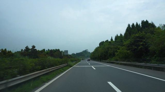 It is 110 kilometers long from Chengdu-Chongqing ring Highway to Chongqing смотреть онлайн