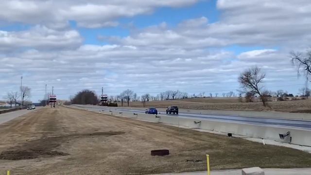 Kia Optima 2.0T vs Jeep Grand Cherokee SRT8 смотреть онлайн