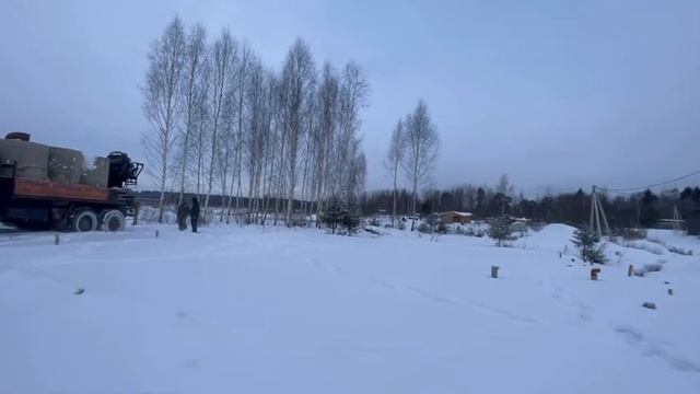 Колодец на плывуне 14 колец за 3 часа ??????? Копка колодца машиной зимой смотреть онлайн