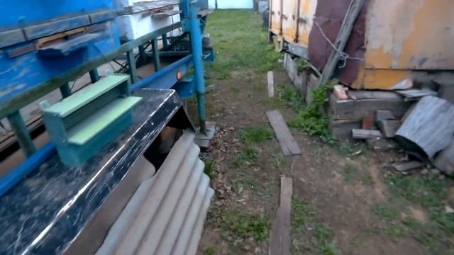 Установка пыльцеуловителей на улей.