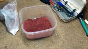 Кормушка для зимней рыбалки из лампочки своими руками