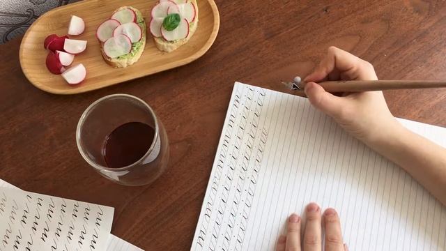 (ENG) Простой рецепт масла с базиликом, неспешное время дома и каллиграфия. смотреть онлайн