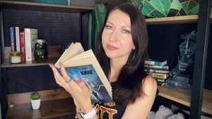 АСМР Мои книги шепот•шелест страниц•чтение•таппинг