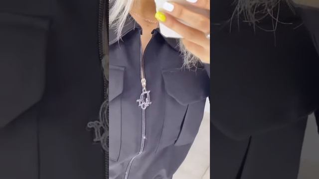 Модный женский костюм