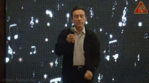 Александр Контарев исполняет песню «Метелица» на стихи Константина Шатрова