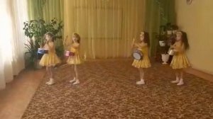 шуточный танец с барабанами в детском саду