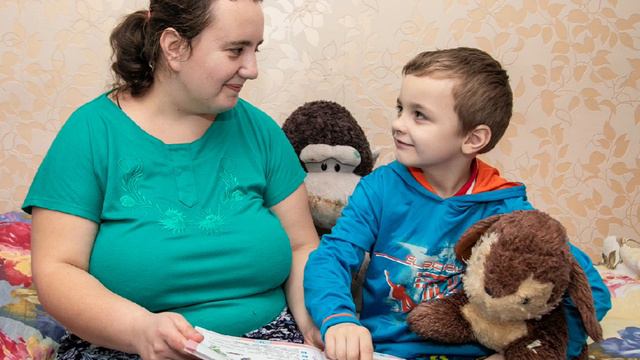 Провожаем в школу мальчишек и девчонок, встречаем – будущих гениев! смотреть онлайн