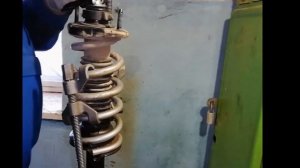 Хонда CR-V 2014 года, ремонт стойки задней подвески.