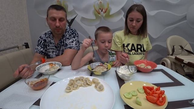 МУКБАНГ ГОВЯЖЬИ ПЕЛЬМЕНИ ДЛЯ БОЛЬШОЙ СЕМЬИ смотреть онлайн
