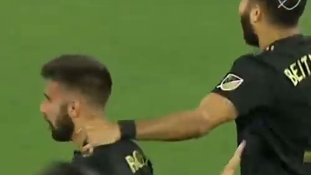 Golazo de Diego Rossi en Los Angeles FC смотреть онлайн