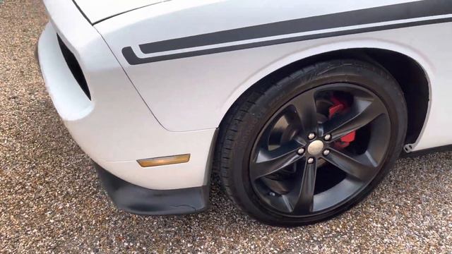 2014 ?? Dodge Challenger SXT 3.6L 24V VVT Pentastar 306hp 5-Speed Automatic Bright White clearcoat смотреть онлайн