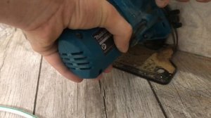 Подрезка ламината у стены