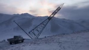 Подъем опоры падающей стрелой. Чукотка. Мороз.Ветер. Экстремальные условия!