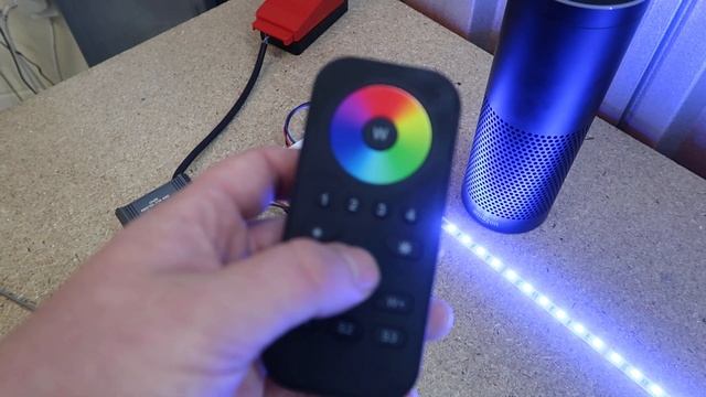 Zigbee RGBW LED strip Controller and remote control смотреть онлайн