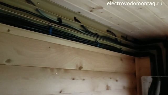 Электромонтаж в деревянном доме в кабель каналах. смотреть онлайн
