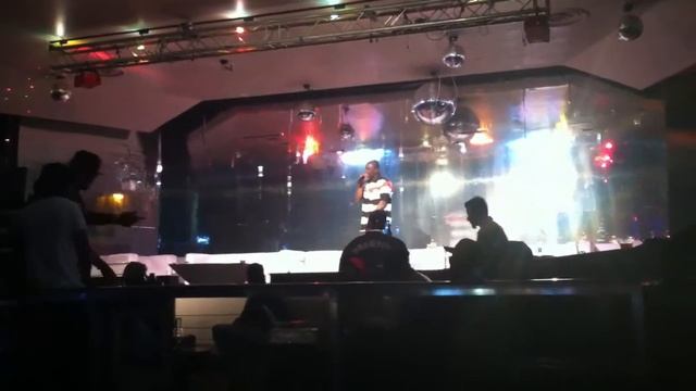 FLYRO LIVE AT THE RITZ смотреть онлайн