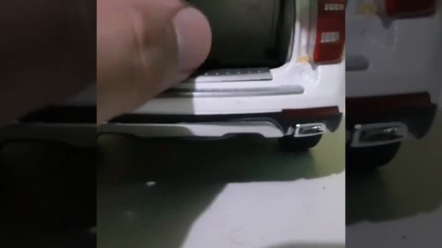 Diecast Review: Trumpchi GAC GS8 White Pearl, 1:18 Scale