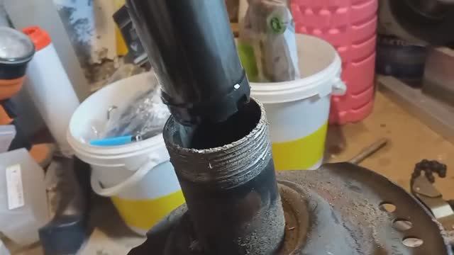 Переборка газомасляных стоек амортизатора. Рено Меган 2..mp4 смотреть онлайн