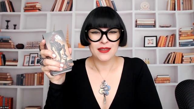 In-Depth Look at Deviant Moon Tarot & the Psychological Lunacy of Our Behavior! смотреть онлайн