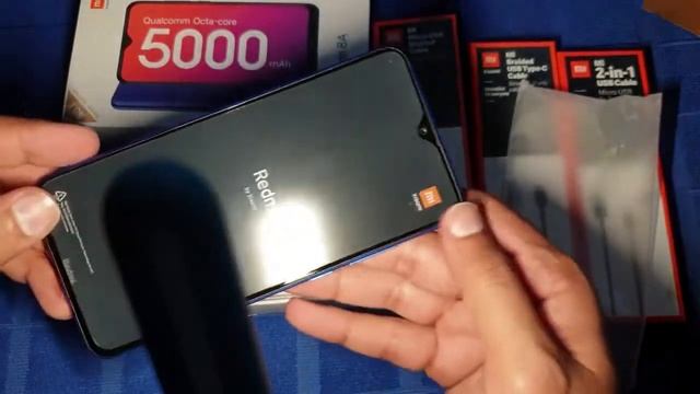 UNBOXING Redmi 8A MI XIAOMI, Qualcomm Snapdragon 439, 5000 mah battery, 3gb ram, 32 GB rom. смотреть онлайн