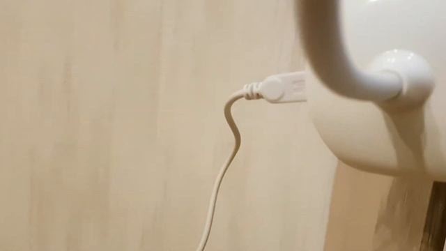 Лампа громко пищит пищит смотреть онлайн