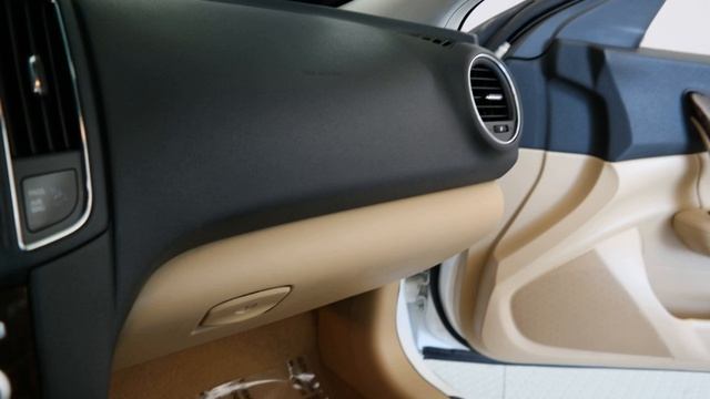 2011 White Nissan Maxima 4D Sedan #N1383A смотреть онлайн