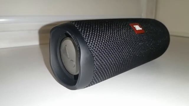 Колонка JBL FLIP 5 LFM 60% Bass Test смотреть онлайн