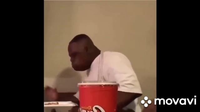 Чёрный мужик упал со стула смотреть онлайн