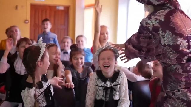 Новогодние утренники МБОУЦО №25 смотреть онлайн