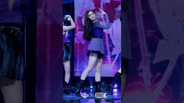 [K-Fancam] 아이브 이서 직캠 'ELEVEN' (IVE LEESEO Fancam) | @MusicBank 220107 смотреть онлайн