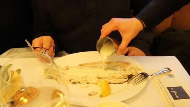 We Tried 5 of the Best Seafood Restaurants in Paris смотреть онлайн