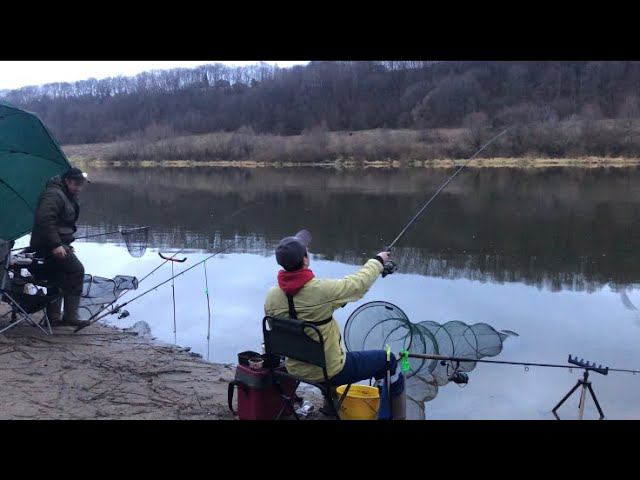 Фидер на ОКЕ в НОЯБРЕ / Поймали ЛЕЩА / Зима Близко смотреть онлайн