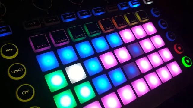 Novation Circuit Session with Howl Patch смотреть онлайн