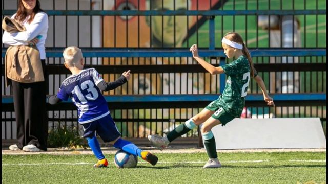 серевы по фудболу выйграли 2 игры? но играли против девочек 1 игру???