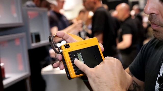 Leica Sofort instant camera | Anteprima Photokina 2016 смотреть онлайн
