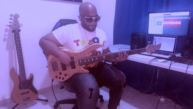 Romeo Santos y Kiko Rodriguez-El beso que no le di (Bass Cover) смотреть онлайн