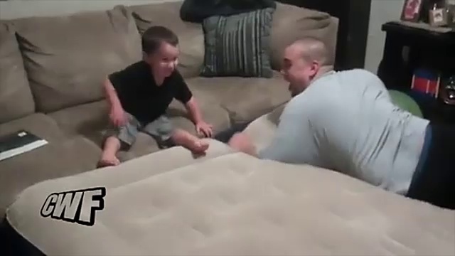 Катапультируй ребёнка! смотреть онлайн