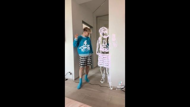 ДанКар танцует ✓ (Видео с тик тока) смотреть онлайн