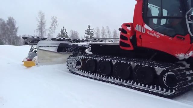 Ратрак "Pisten Bully-400" в Демино смотреть онлайн